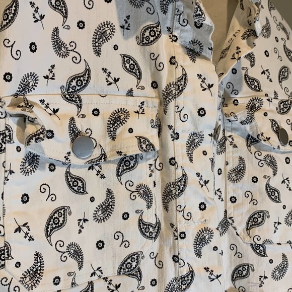 Kittenish Paisley Crop Jacket - Picture 5 of 12